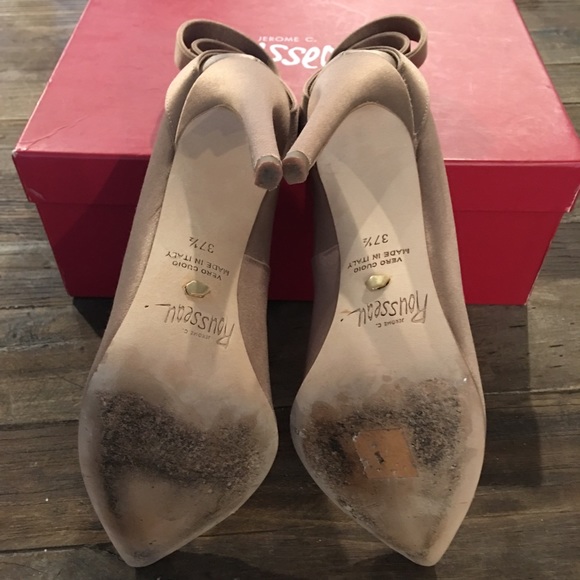 SOLD.. Rousseau Satin Gorgeous Pumps! - Picture 4 of 8